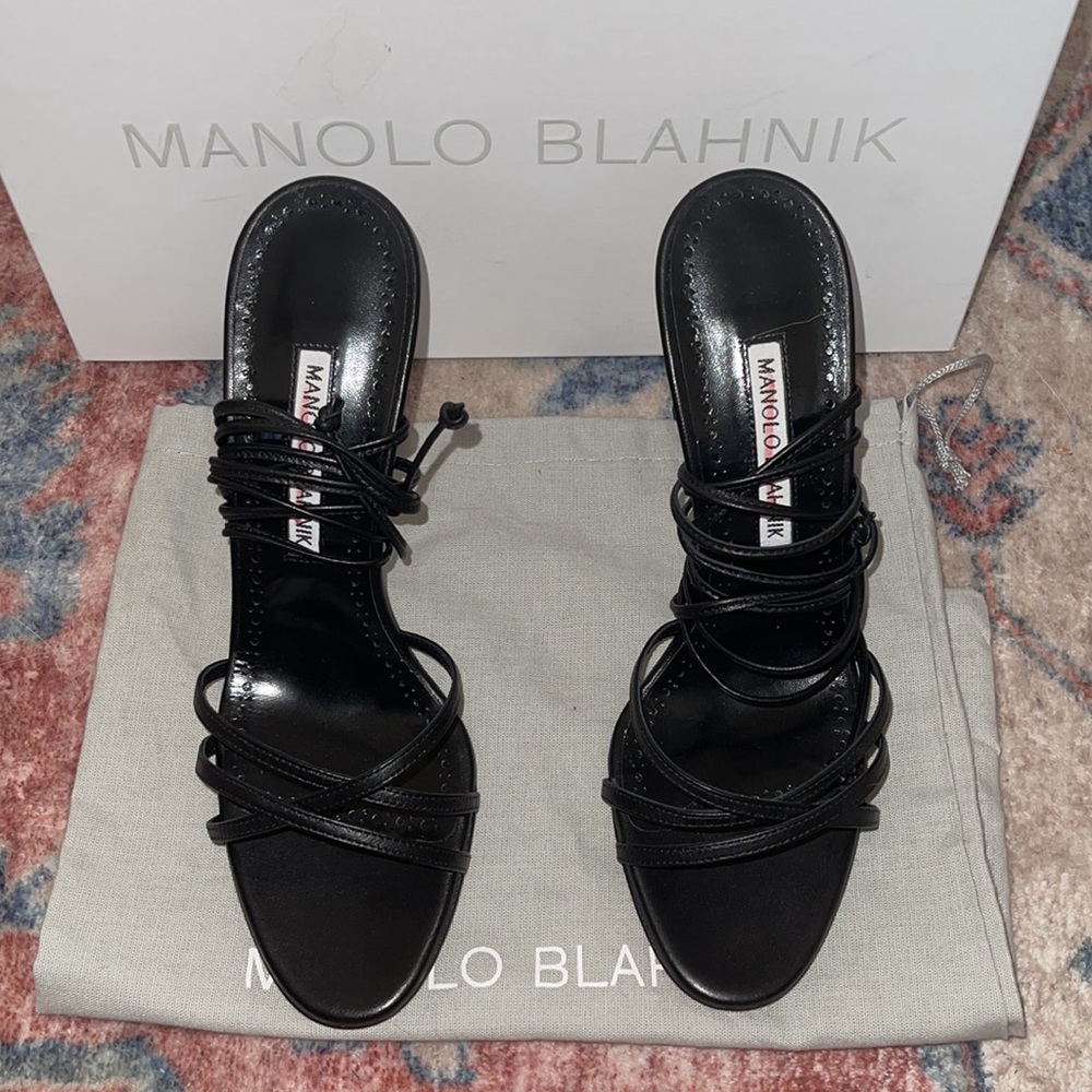❌SOLD‼️$825 MANOLO HEELS NEW‼️STEAL‼️ - Picture 5 of 10